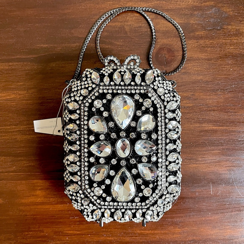 Occasion purse with crystallized Swarovski elements and chain